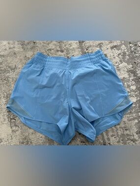 EUC lululemon high rise Hotty hot short 4” blue size 8